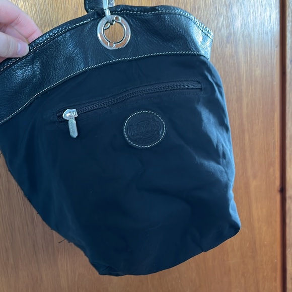 12. ROOTS VINTAGE LEATHER BUCKET CROSSBODY BAG! - Picture 6 of 7